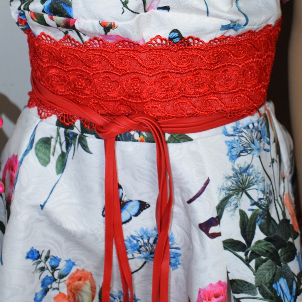 RED LACE BELT WITH LONG VINYL TIES